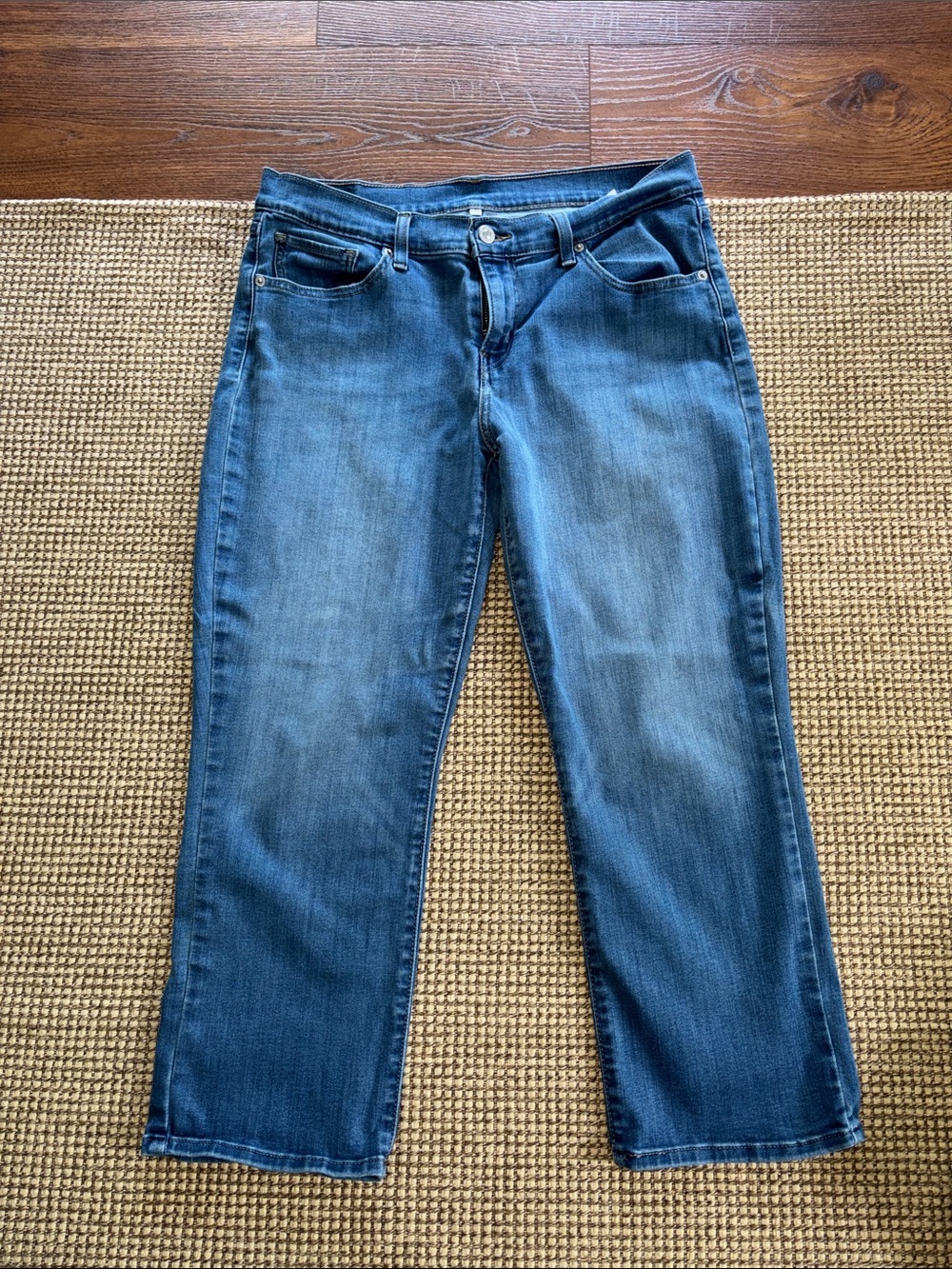 Levi's Women's Cropped Straight Jeans/Capris size 12